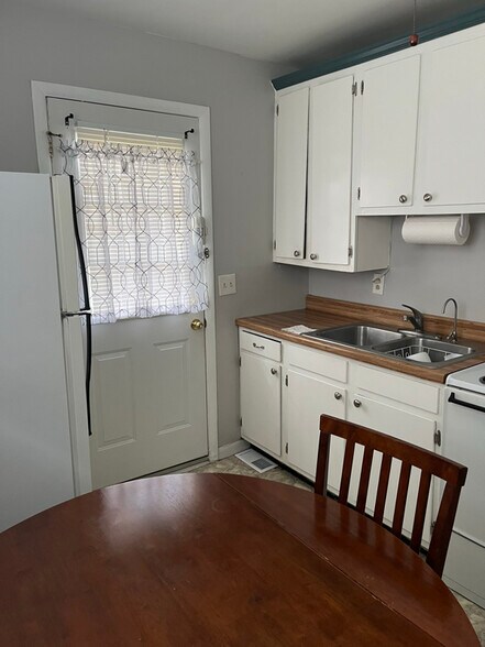 Building Photo - 414 Kinsey Blvd