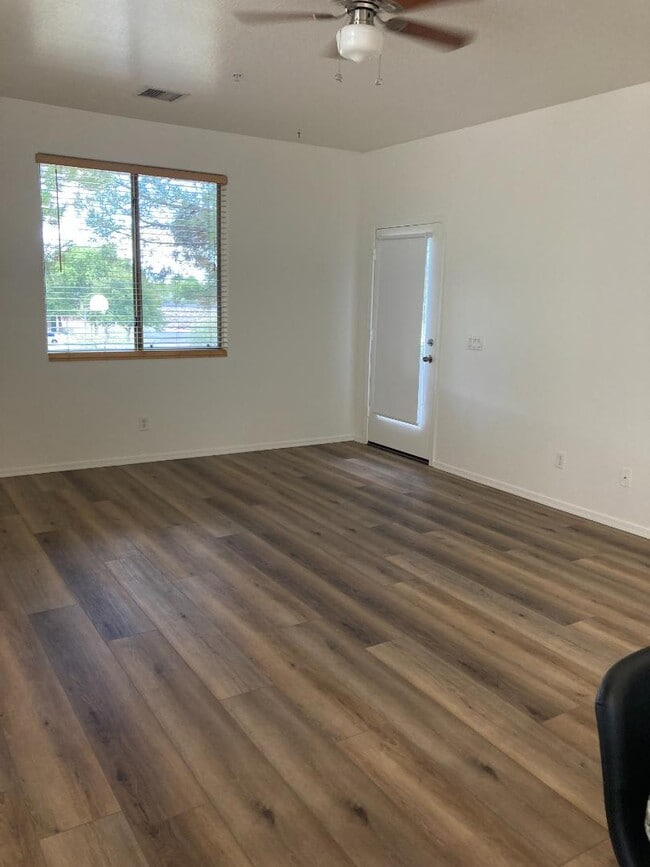 Building Photo - 955 Salida Ln