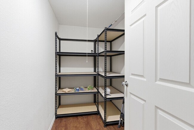 Building Photo - Modern & Cozy Spokane Retreat | Prime Location Near South Hill