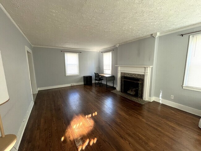 Building Photo - Great 2 Bedroom 1.5 Bath Home in East Nashville!