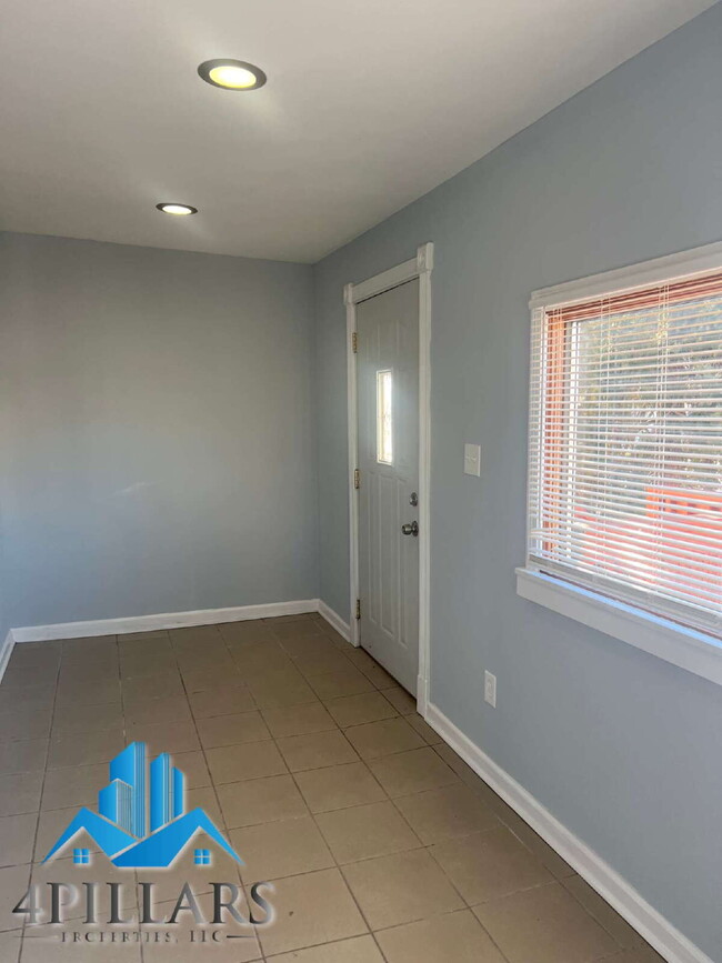 Building Photo - 5647 Sohl Ave