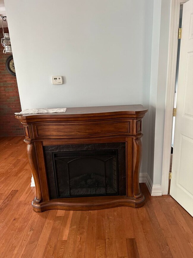 Building Photo - 32 Dana Ave