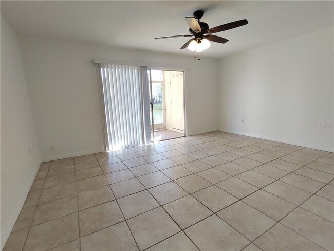 Building Photo - 538 Orange Dr