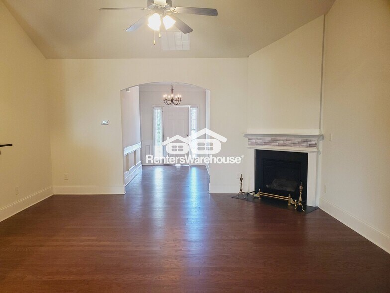 Building Photo - 4865 Roseman Trail