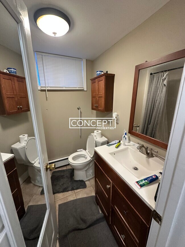 Building Photo - 6A Sunset St. Unit 1