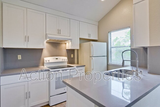 Building Photo - 1341 Meadow Ridge Cir