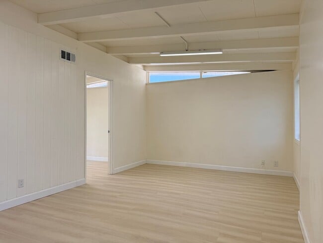 Building Photo - 2598 Dixon Dr