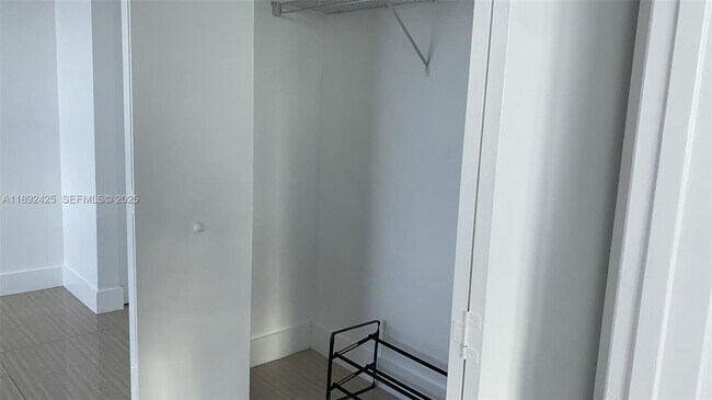 Building Photo - 90 SW 3rd St