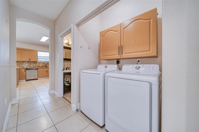 Building Photo - 16544 SW 75th Terrace