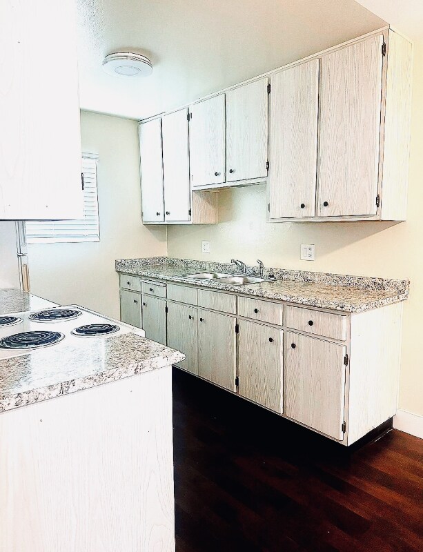 Building Photo - 853 Cherrywood Way