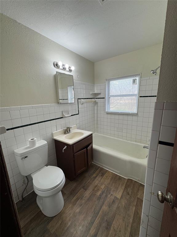 Building Photo - 2119 NE 26th St