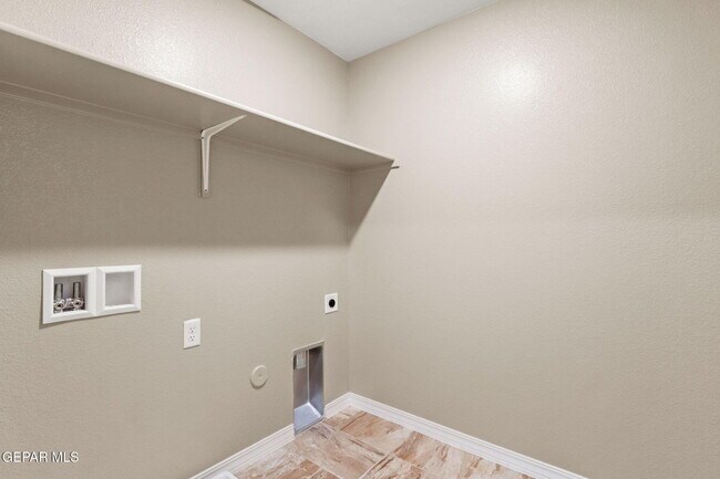 Building Photo - 4521 Marisabel Azcarate St