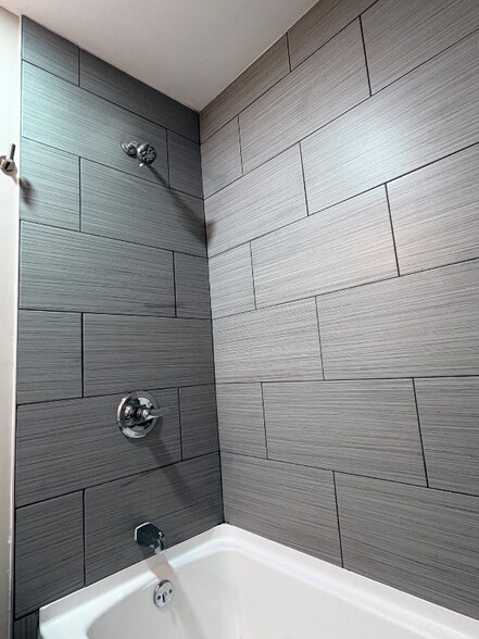 Building Photo - 2741 Jones Ave