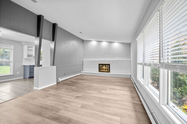 Building Photo - 2434 Parcells Cir