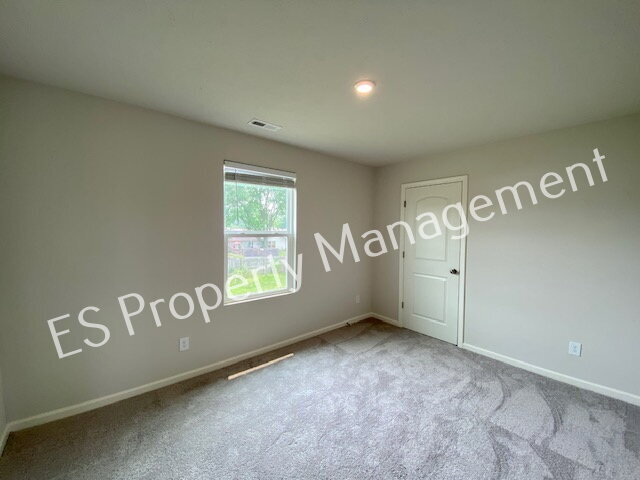 Building Photo - Lovely 5 Bedroom 3 Bathroom New Build in Muncie!