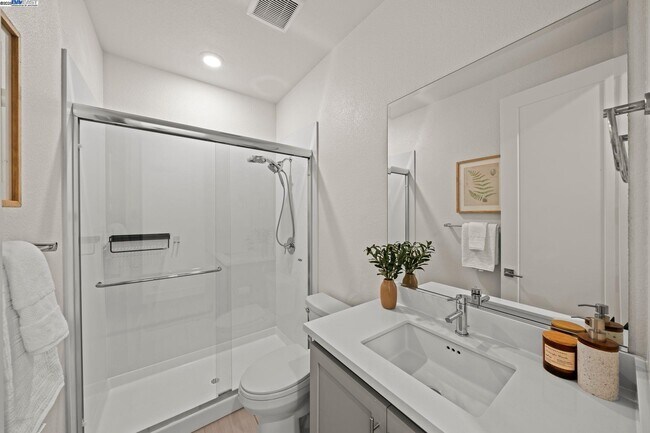 Building Photo - 318 Paradiso Ct