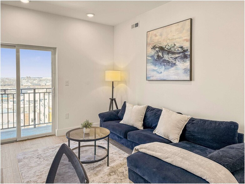 Building Photo - 2400 E Huntingdon St