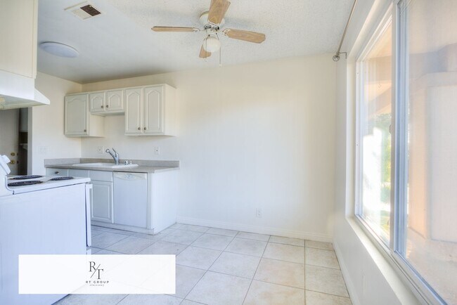 Building Photo - Walnut Valley Unified School District