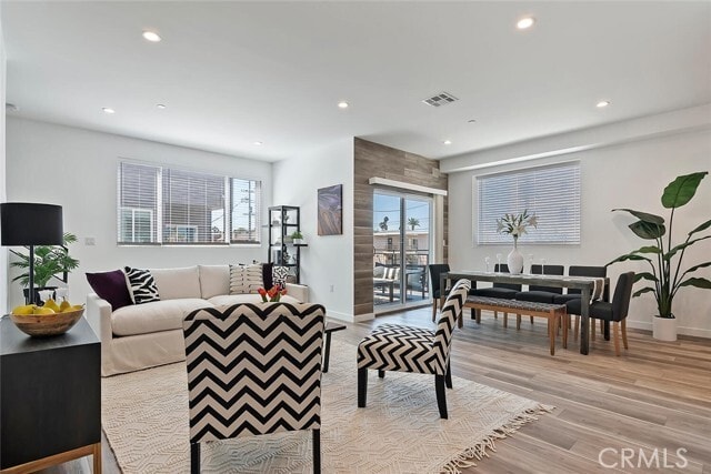 Building Photo - 13536 Vanowen St