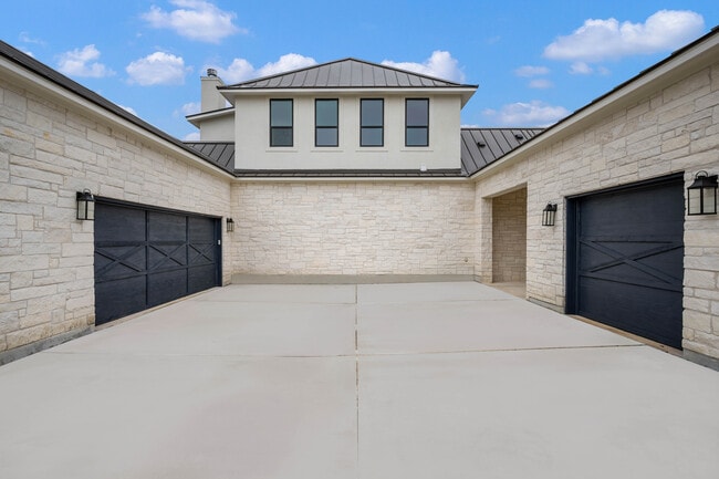 Building Photo - 846 Maximino Ridge Rd.