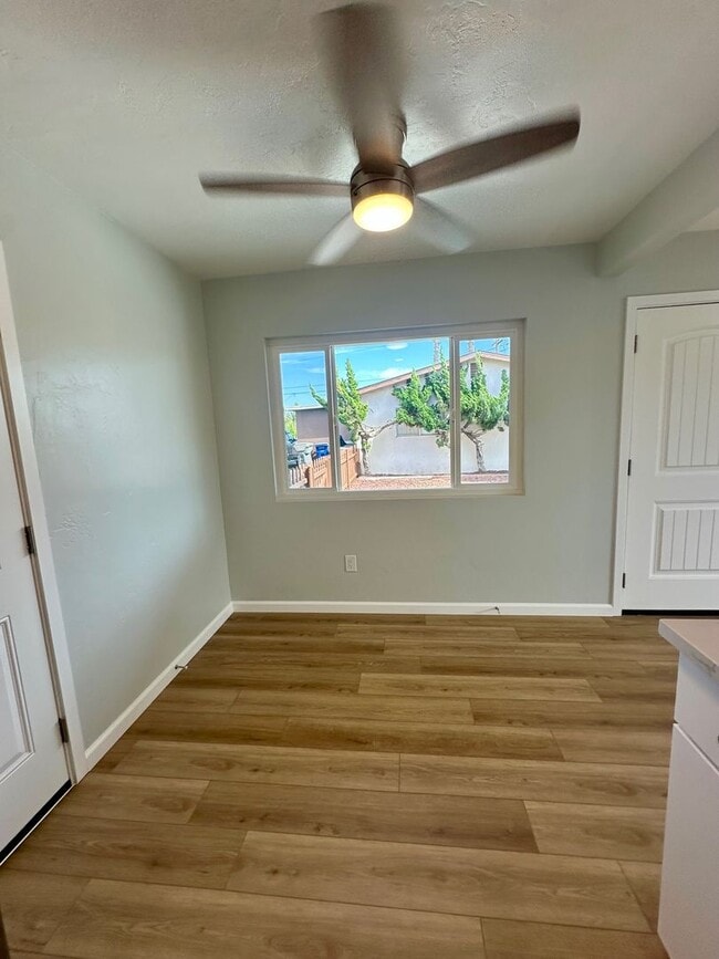 Building Photo - COMING SOON--2 bed/1 bath in IB