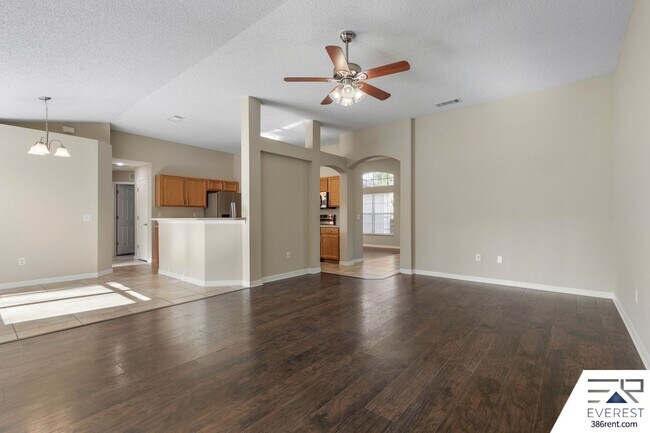 Building Photo - SPACIOUS 3/2/2 IN POPULAR PINE GROVE