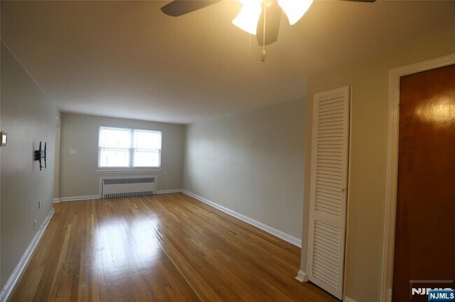 Building Photo - 22 Beech St