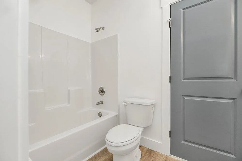 Building Photo - 206 Essex Dr