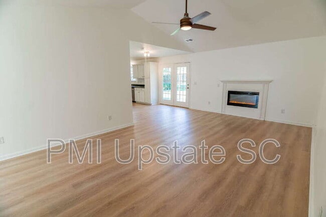 Building Photo - 432 Longspur Ct