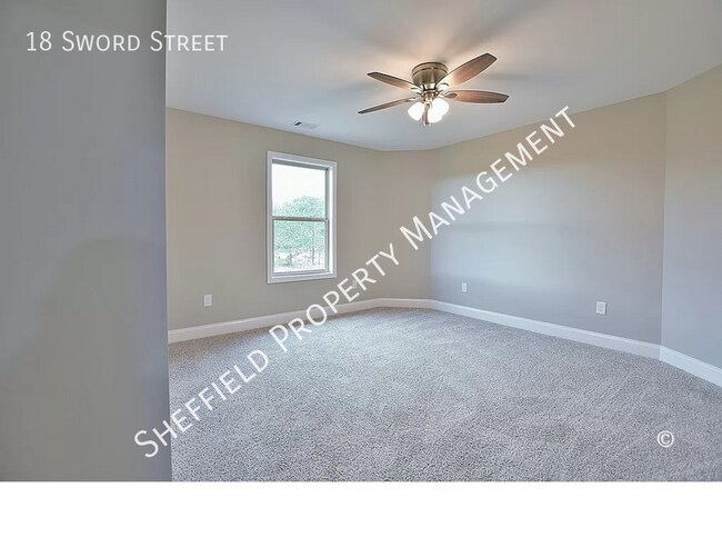 Building Photo - 18 Sword St