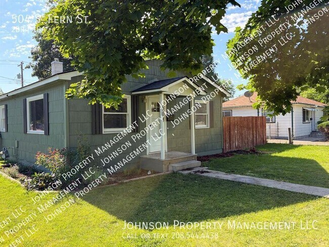 Building Photo - 504 S Fern St