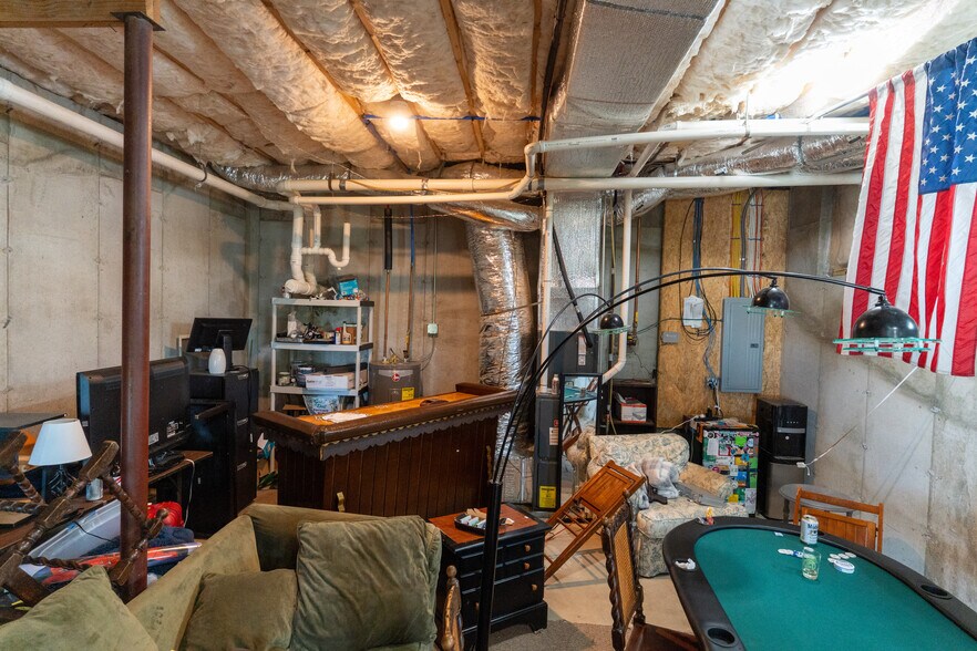 Building Photo - 77 Faywood Ave