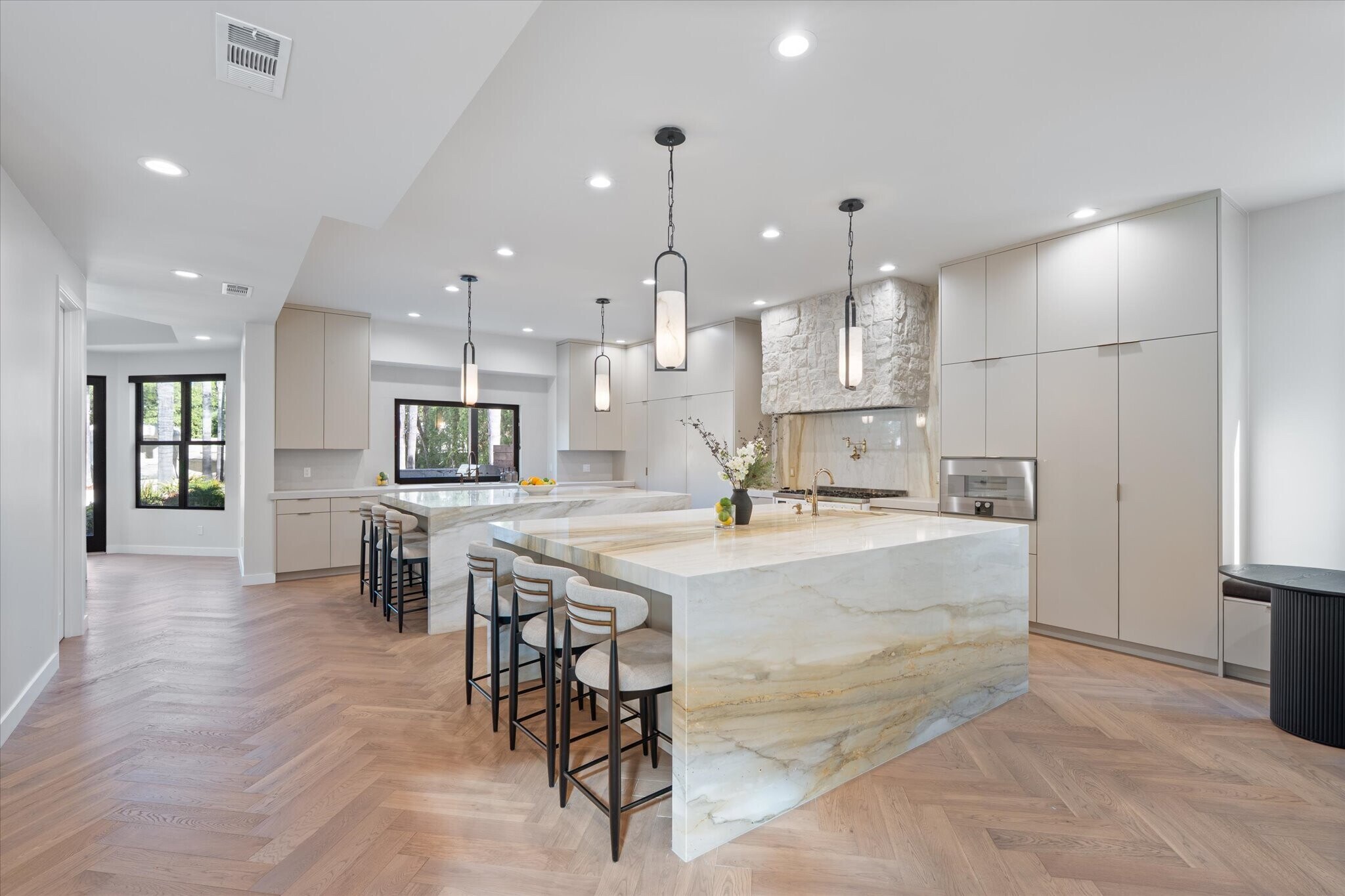 Building Photo - 17437 Oak Creek Ct