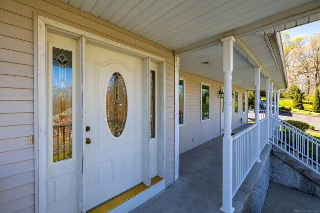 Building Photo - 904 Shepard Ave