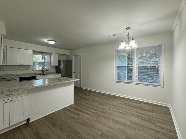 Building Photo - Beautiful ranch style home with 4 bedrooms...