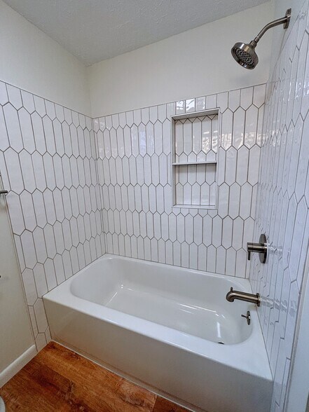 Building Photo - 1320 Westcott St