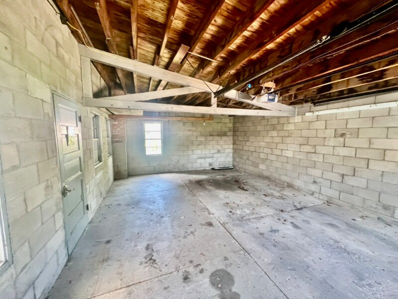 Building Photo - 1032 N Rapids Rd