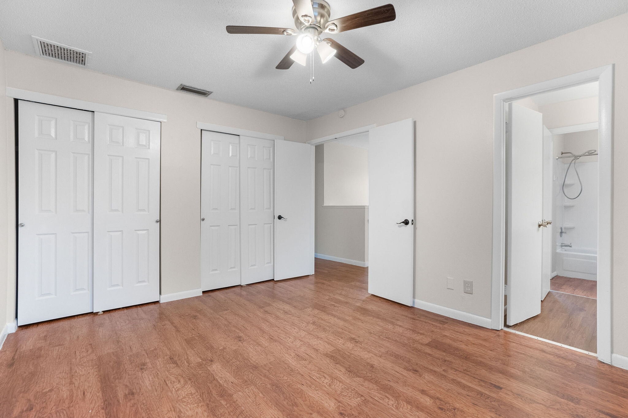 Building Photo - 2078 Loma Linda Way N