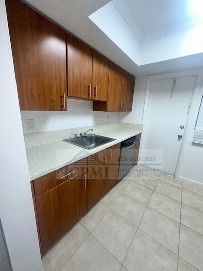Interior Photo - 3601 Van Buren St