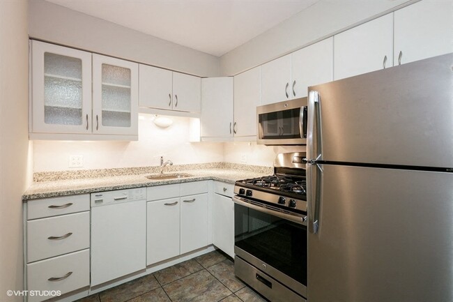 Stainless Steel Appliances - 2230 N Orchard