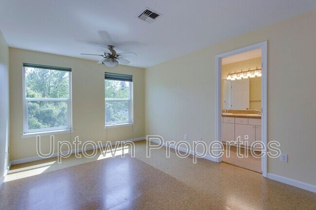 Building Photo - 3706 SW Troy St