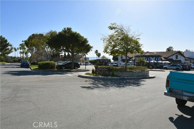 Building Photo - 2120 Palos Verdes Dr W