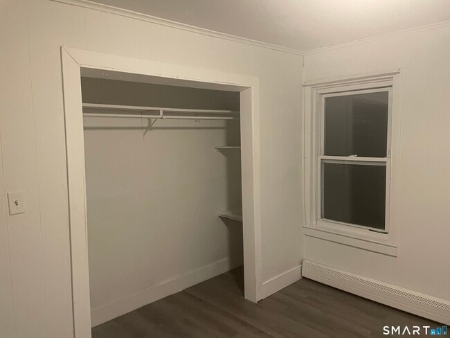 Building Photo - 411 School St