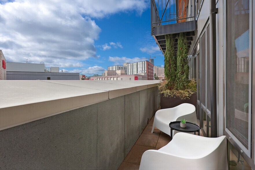 Building Photo - 1408 12th Ave