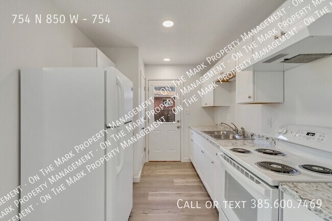 Building Photo - 754 N 850 W St