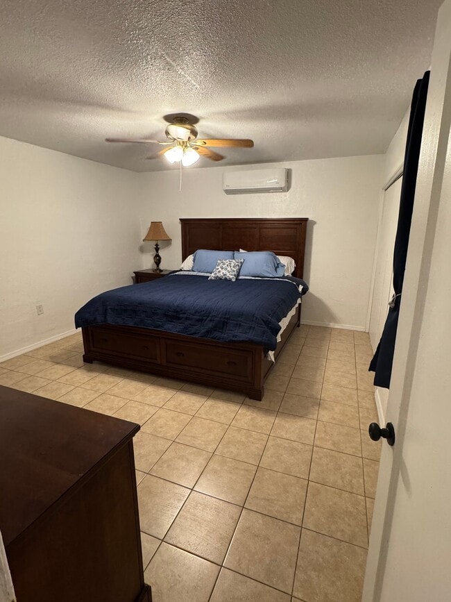 Building Photo - 608 Alicia Dr