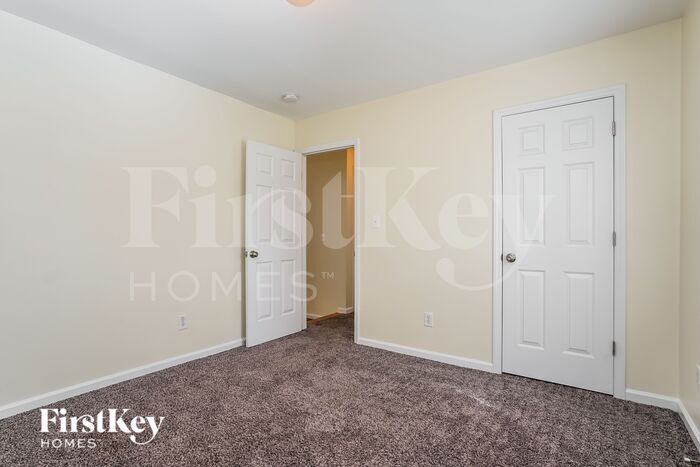 Building Photo - 1020 S Philwood Ct