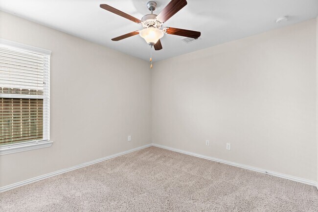 Building Photo - 15619 Windsor Bluff Dr