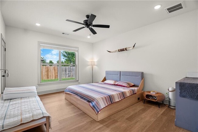 Building Photo - 3200 SW Rosemont Ave