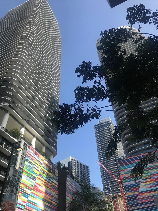 Building Photo - 801 S Miami Ave
